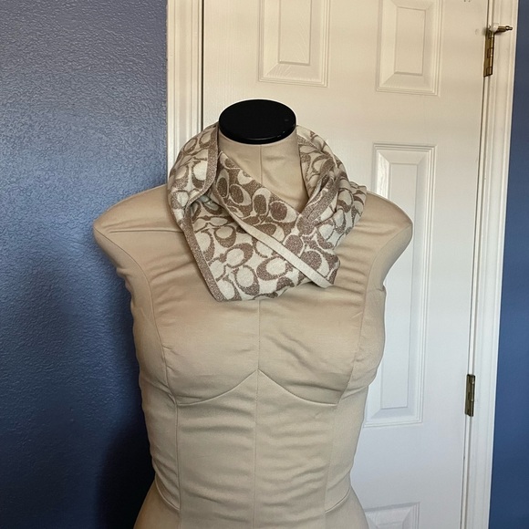 Coach Signature Logo Knit Muffler - Picture 2 of 8